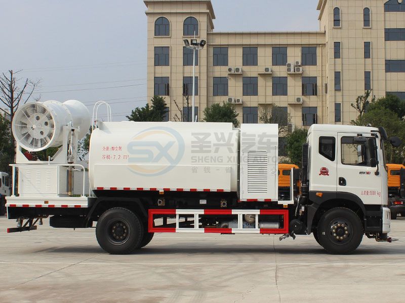 東風御虎80米多功能抑塵車