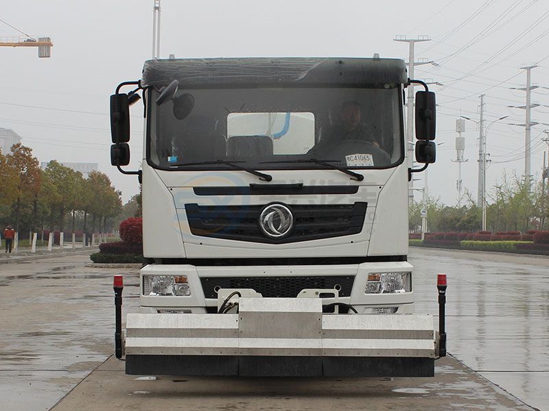 東風(fēng)T5路面高壓清洗車