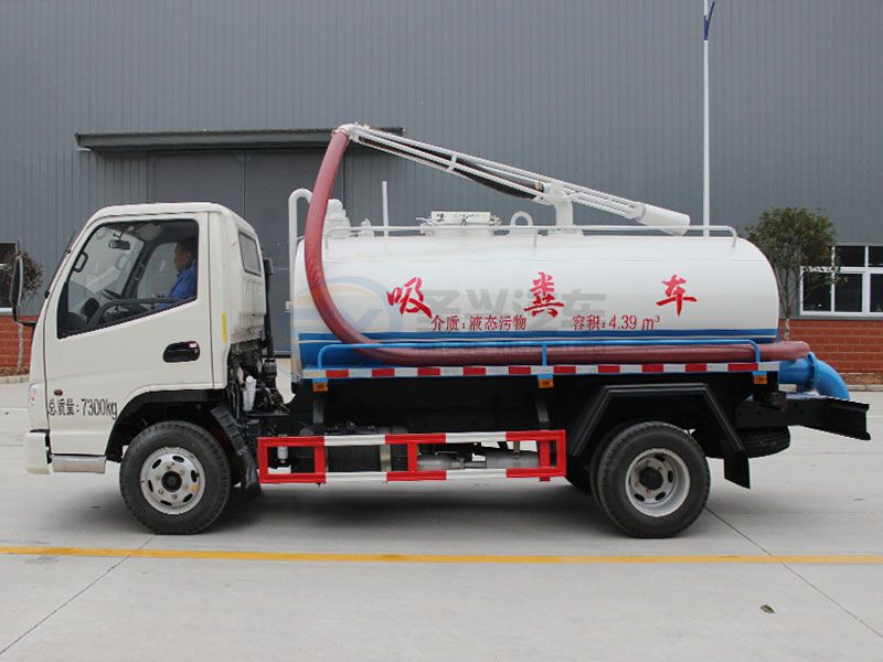 東風(fēng)福瑞卡5方吸糞車