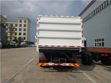 東風(fēng)專底對接垃圾車