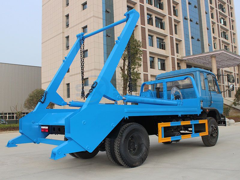 東風(fēng)145擺臂垃圾車