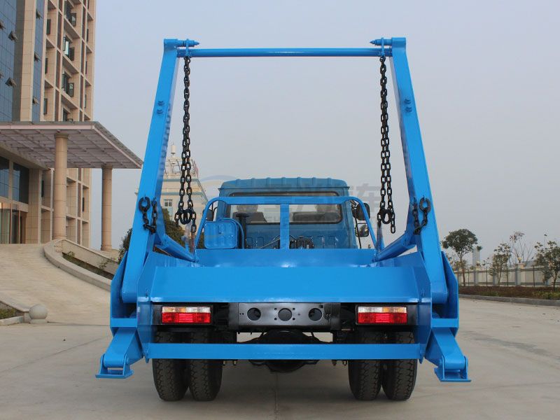 東風(fēng)145擺臂垃圾車