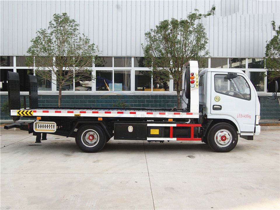 東風(fēng)多利卡一拖二清障車