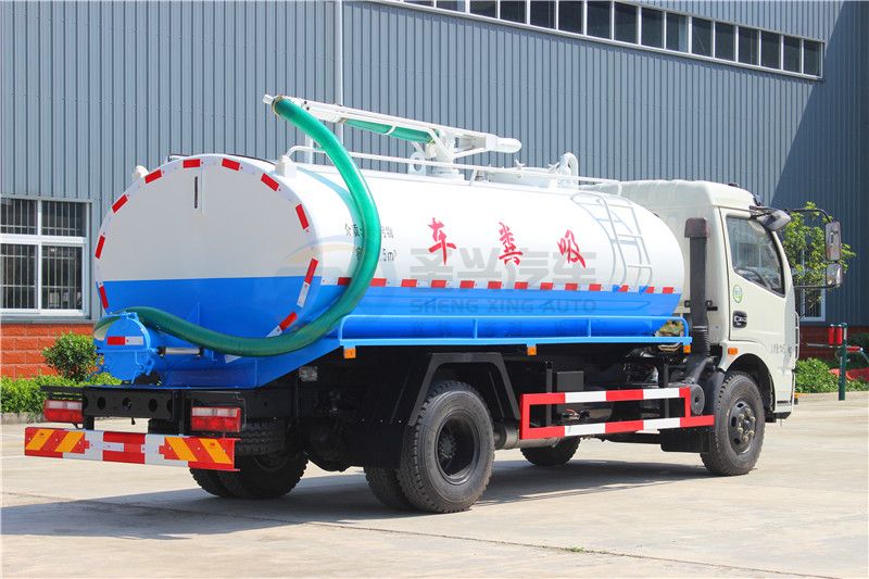 東風(fēng)多利卡8方吸糞車