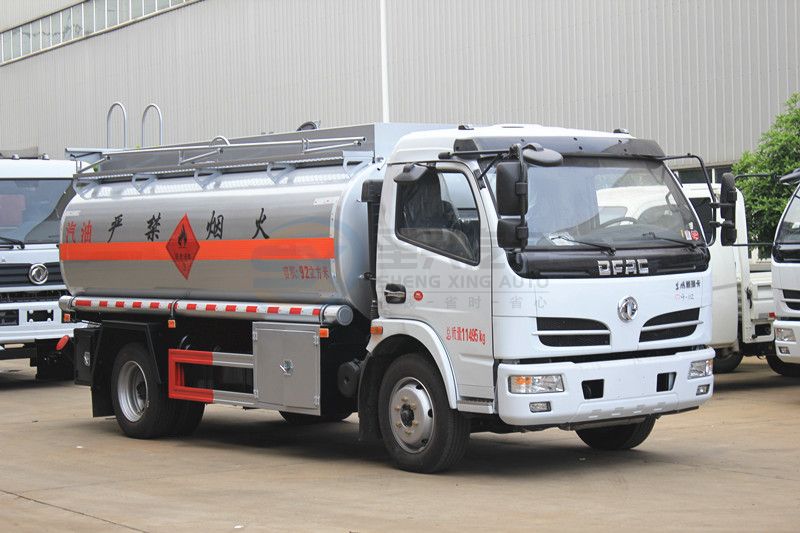 東風(fēng)福瑞卡8噸加油車(chē)