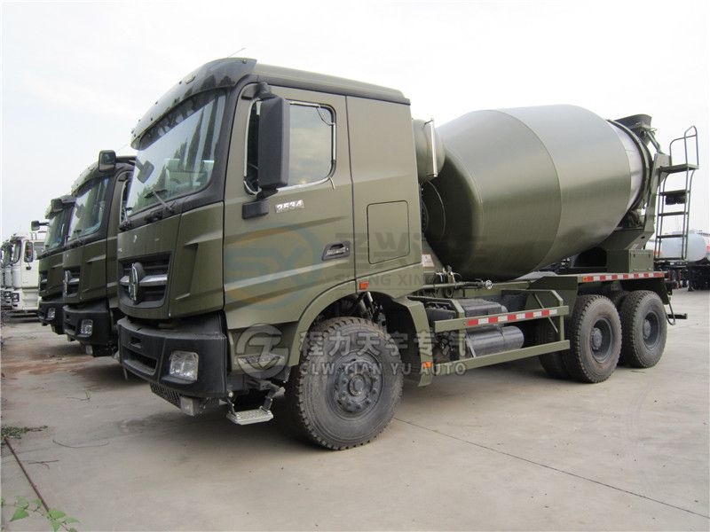 北奔重卡后雙橋攪拌車12方