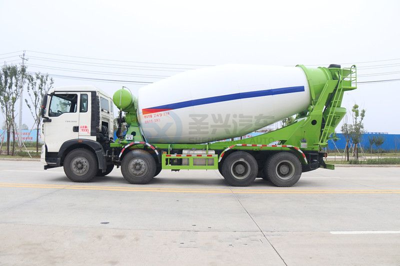重汽豪沃18方攪拌車(chē)