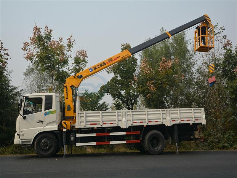 東風(fēng)天錦5噸隨車吊