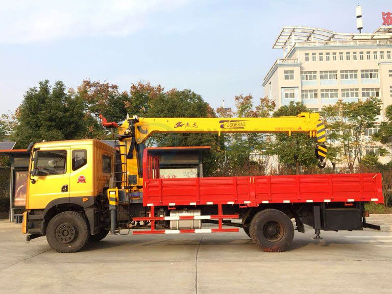東風T5 土豪金8噸杰龍隨車吊