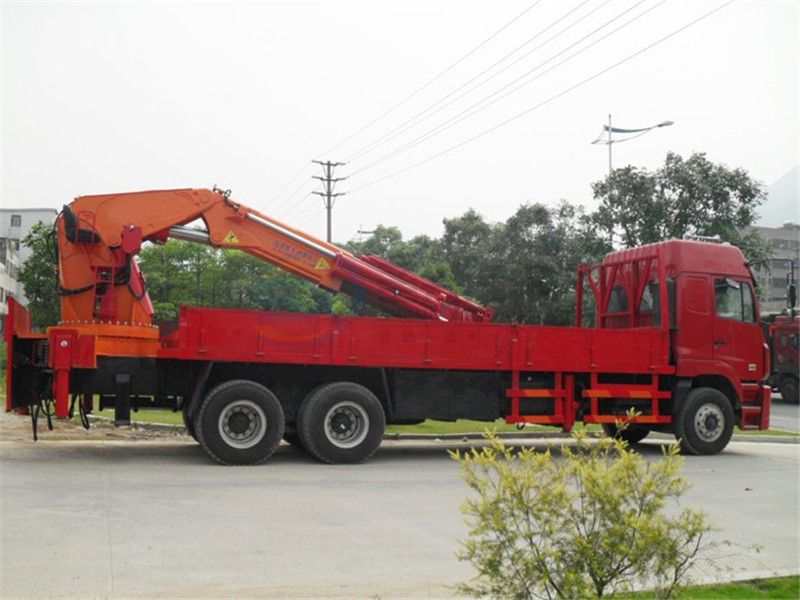 重汽豪沃50噸隨車吊