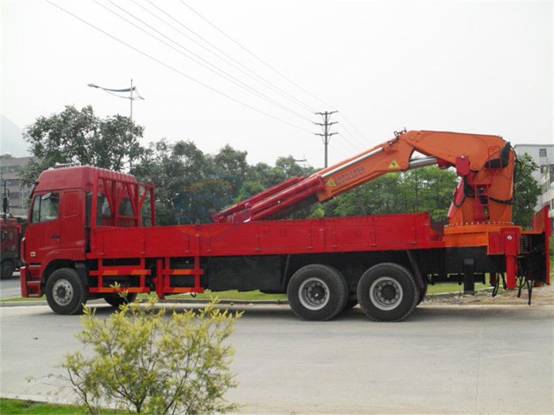 重汽豪沃50噸隨車吊