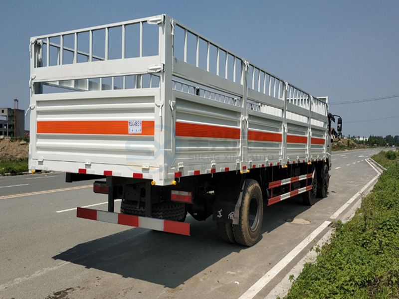 東風(fēng)嘉運(yùn)9米6氣瓶運(yùn)輸車(chē)