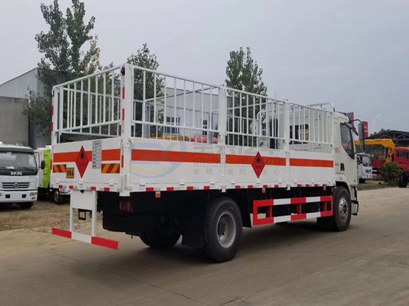 東風(fēng)柳汽6米6氣瓶運(yùn)輸車