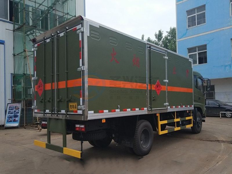 東風(fēng)6米1爆破器材運(yùn)輸車