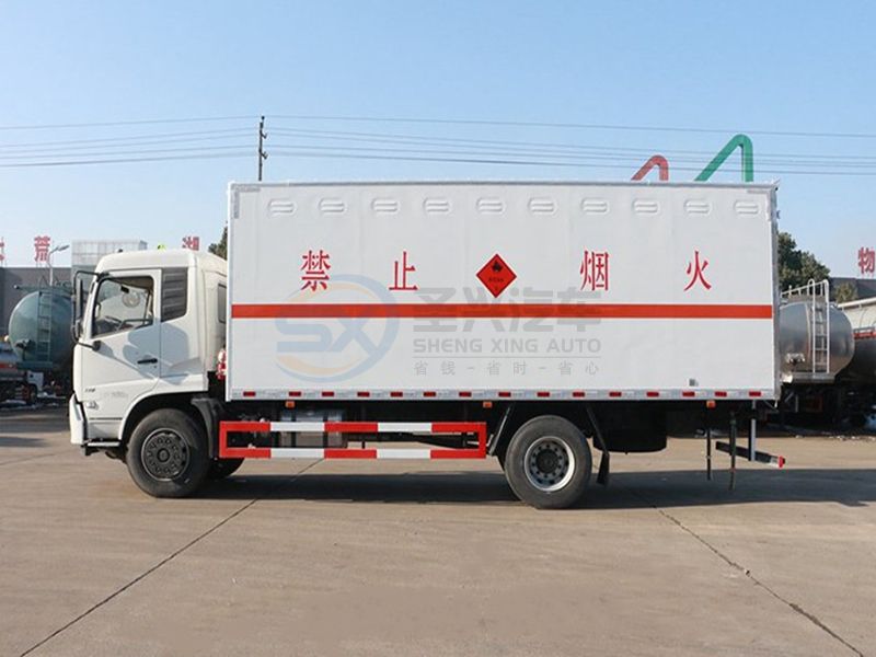 東風天錦6米2/6米5爆破器材運輸車
