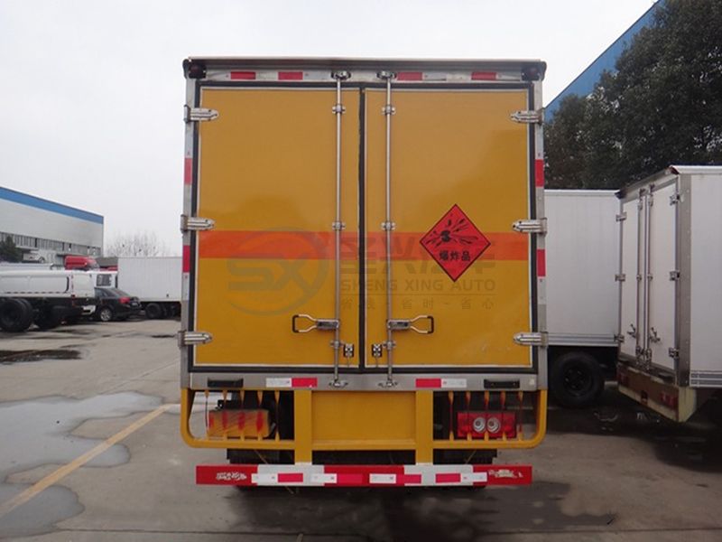 福田歐馬可4米爆破器材運(yùn)輸車