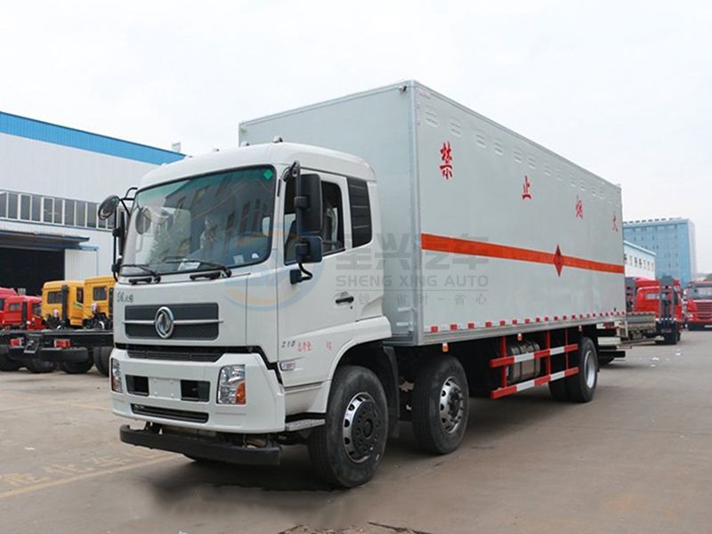 東風天錦小三軸7米7爆破器材運輸車