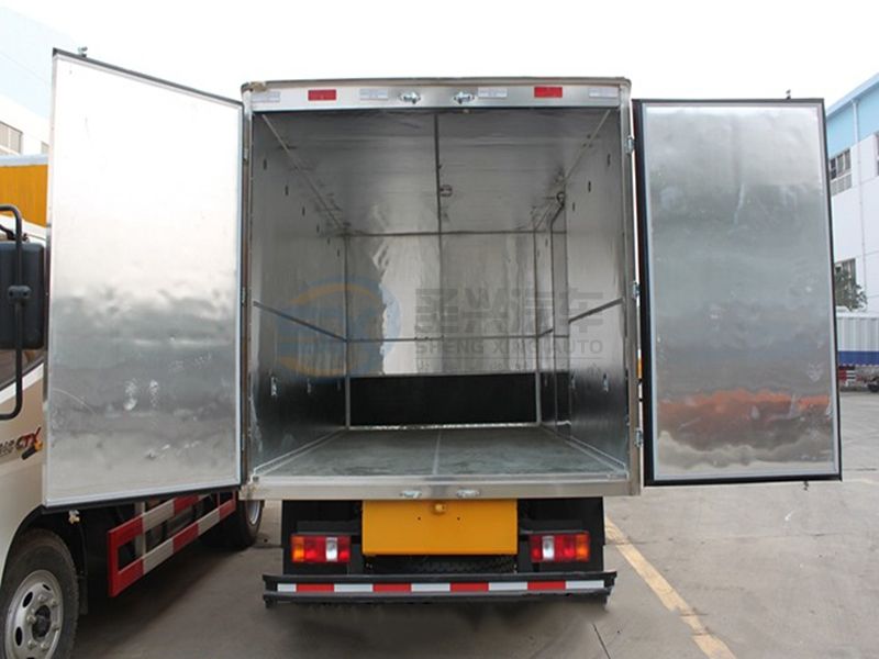 重汽豪沃4米1爆破器材運(yùn)輸車(chē)