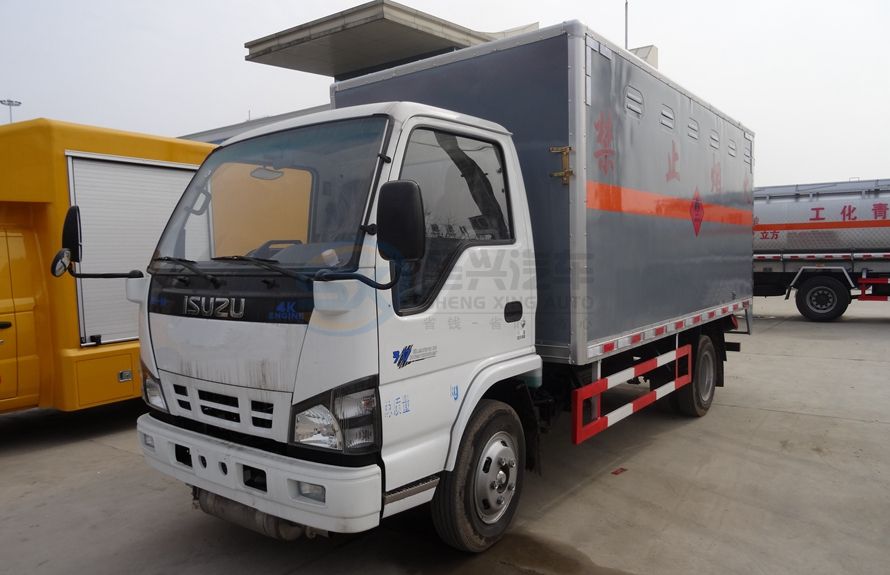 慶鈴五十鈴5.1米爆破器材運輸車