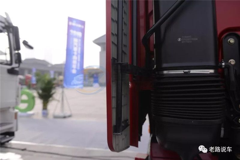 陜汽德龍X6000 (9)