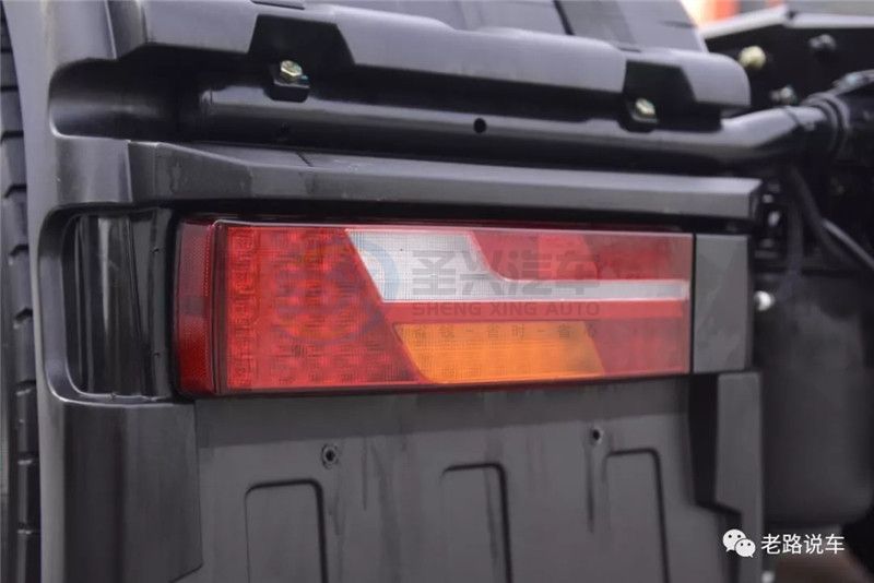 陜汽德龍X6000 (18)