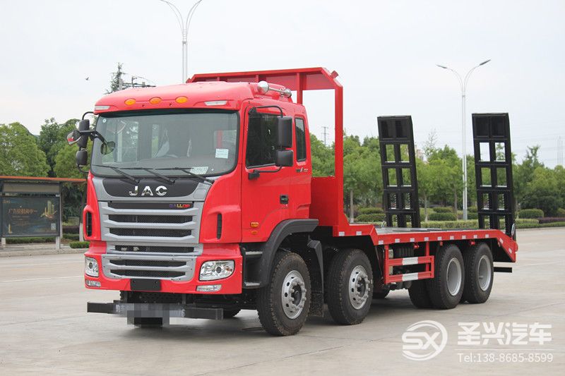 江淮A5前四后八底平板挖機(jī)運(yùn)輸車 江淮A5前四后八底平板挖機(jī)運(yùn)輸車