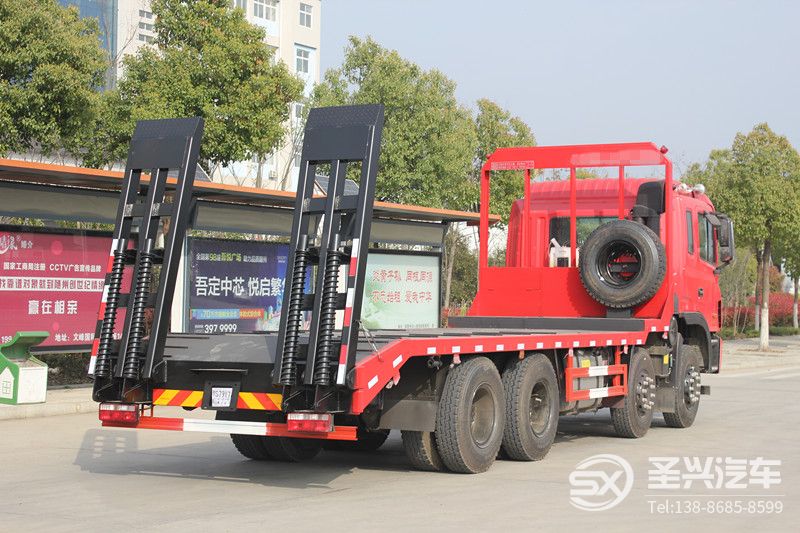 江淮K5前四后八底平板挖機(jī)運輸車