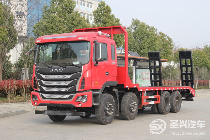 江淮K5前四后八底平板挖機(jī)運輸車