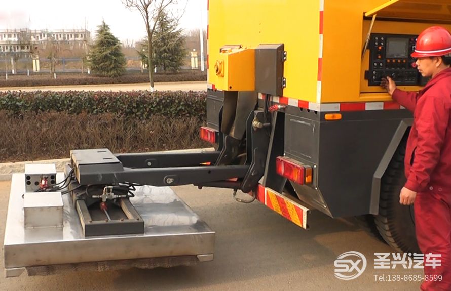 東風天錦路面熱再生修補車 