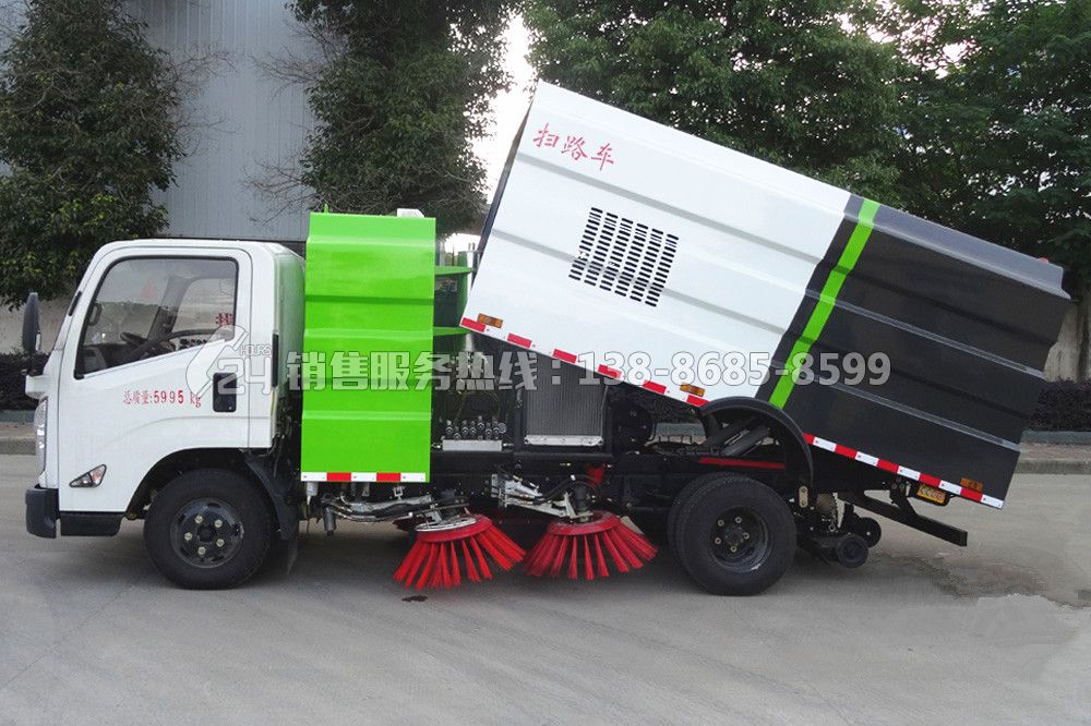 江鈴凱稅8噸掃路車