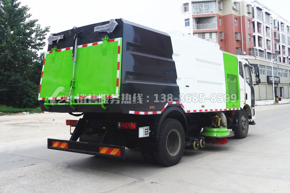 解放J6干式掃路車