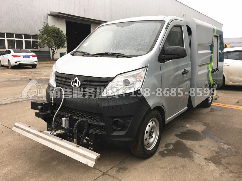 國六長安路面人行道清洗養(yǎng)護(hù)車