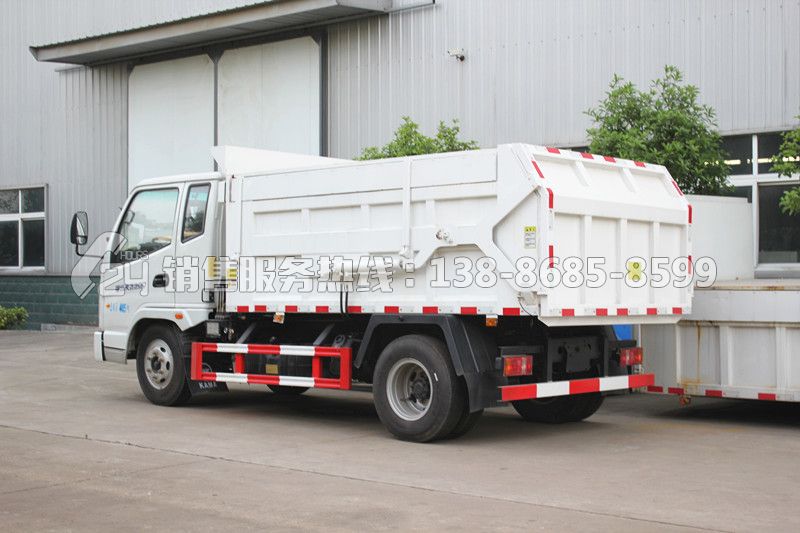 凱馬福運(yùn)來(lái)自卸式垃圾轉(zhuǎn)運(yùn)車