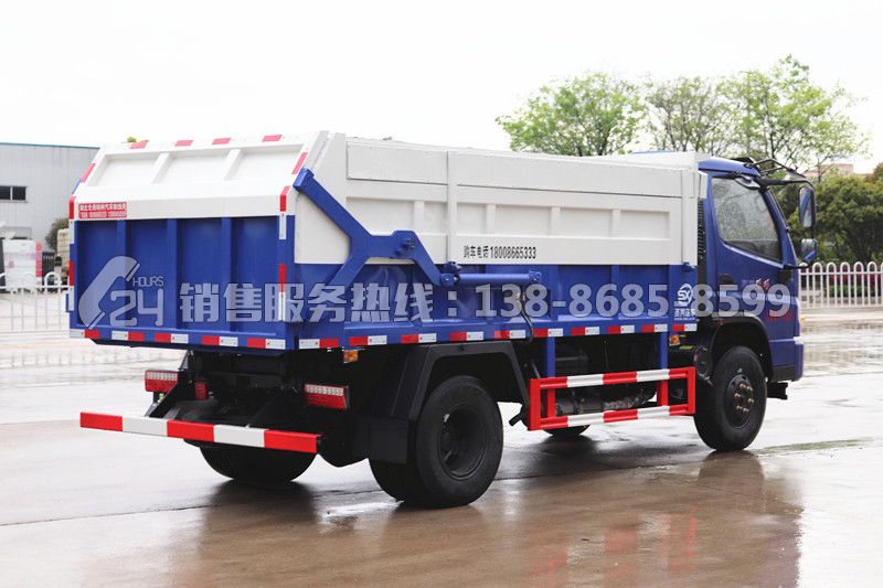 時(shí)風(fēng)風(fēng)順?biāo){牌對(duì)接式自卸垃圾車(chē)
