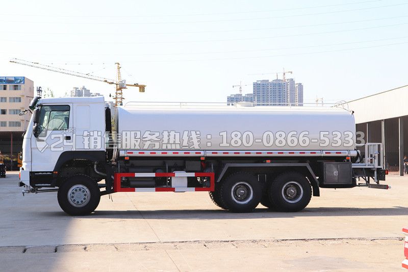重汽HOWO后雙橋20方灑水車