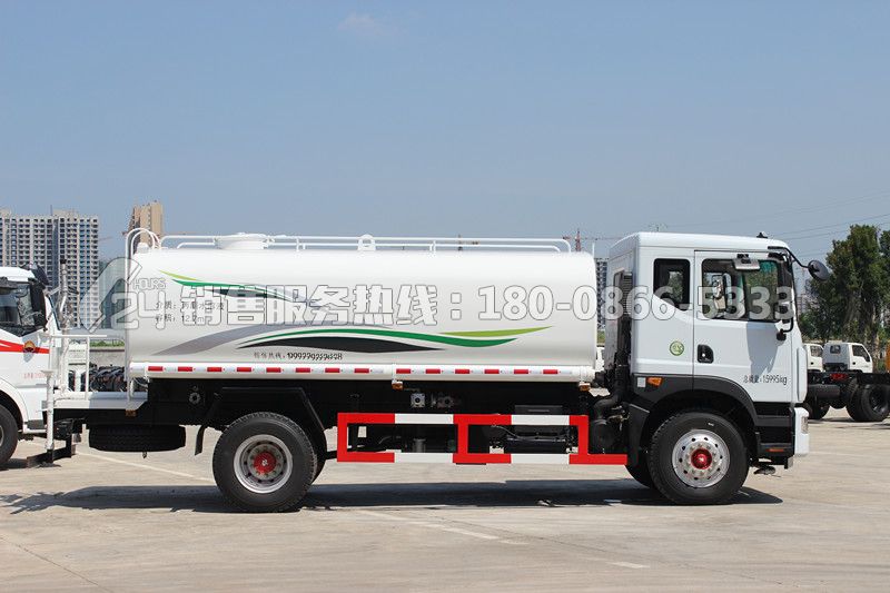 東風(fēng)多利卡D9灑水車15立方