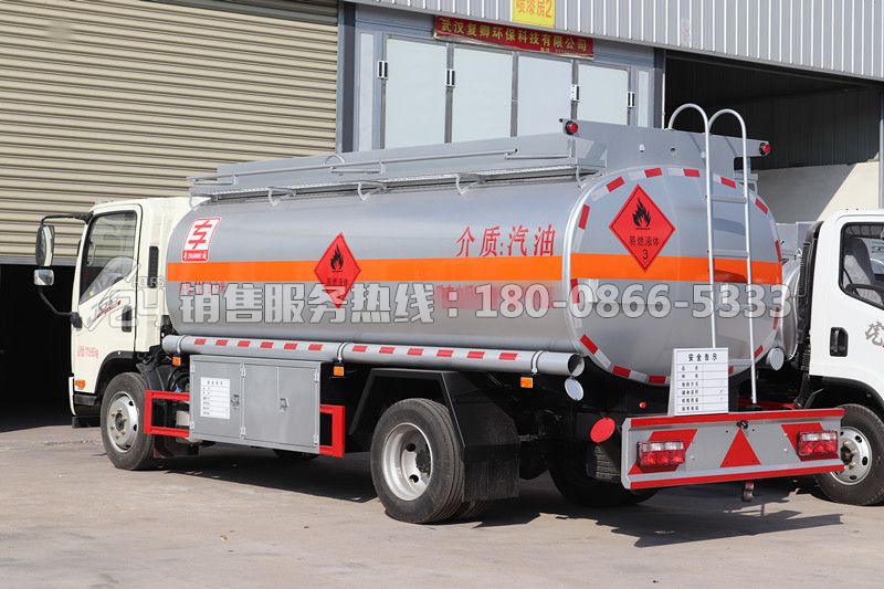 解放J6F加油車-10立方