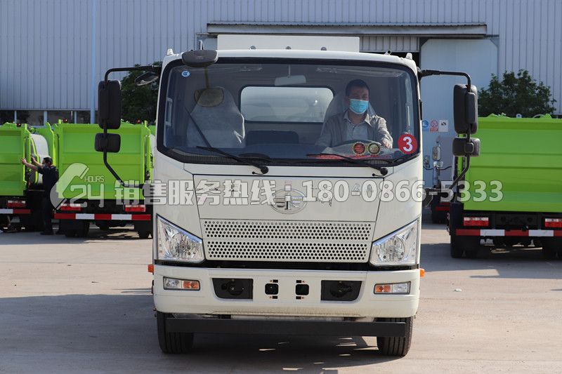 解放J6F加油車-10立方