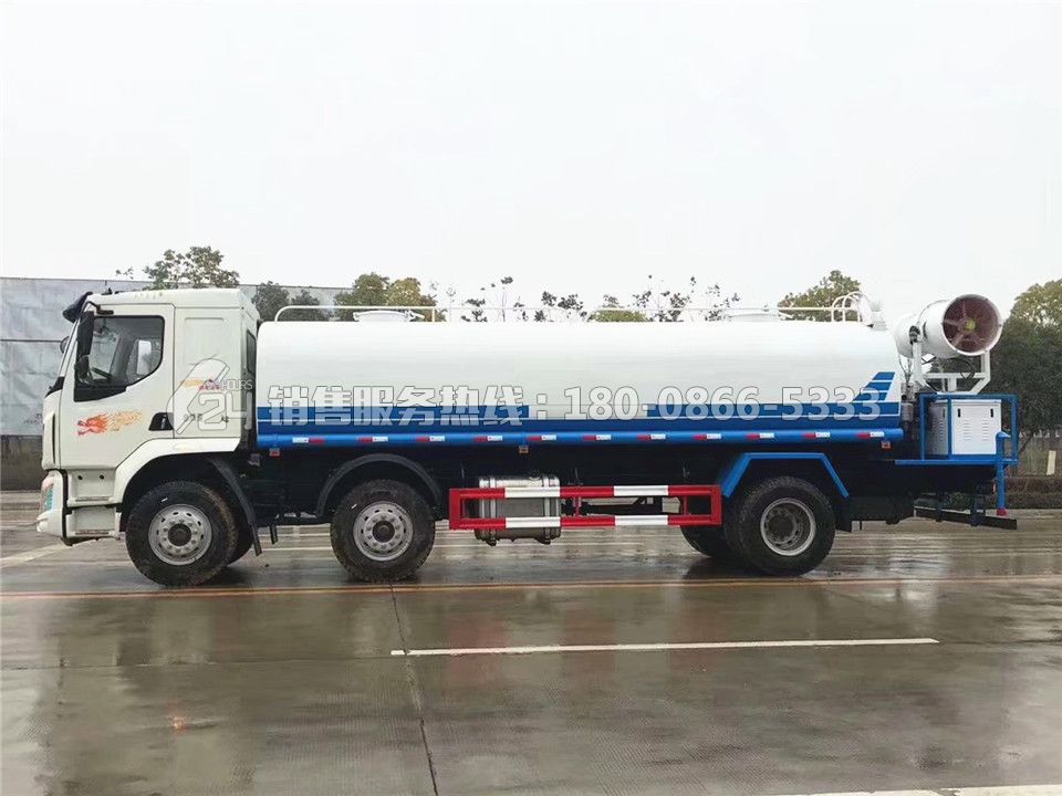 柳汽乘龍M3小三軸灑水車18立方-帶30米霧炮