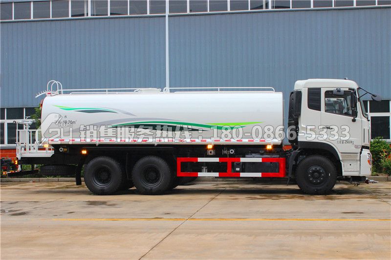 東風(fēng)天龍?zhí)忑埡箅p橋?yàn)⑺?0立方