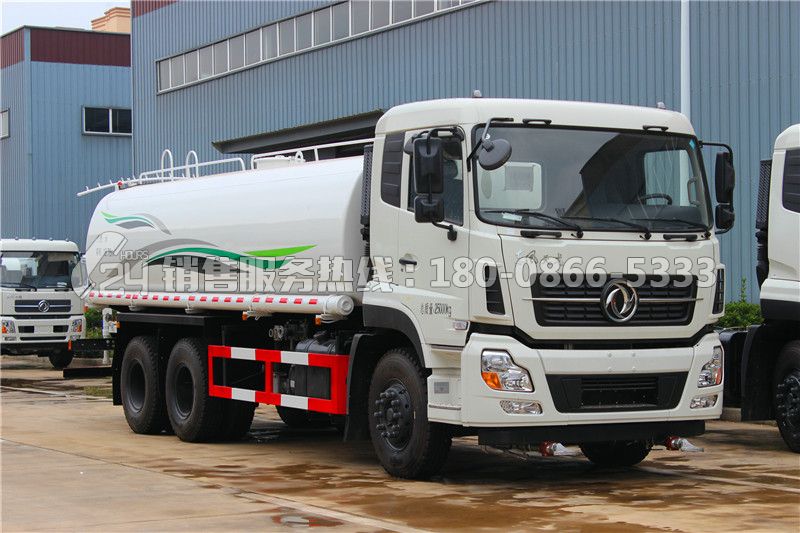 東風(fēng)天龍?zhí)忑埡箅p橋?yàn)⑺?0立方