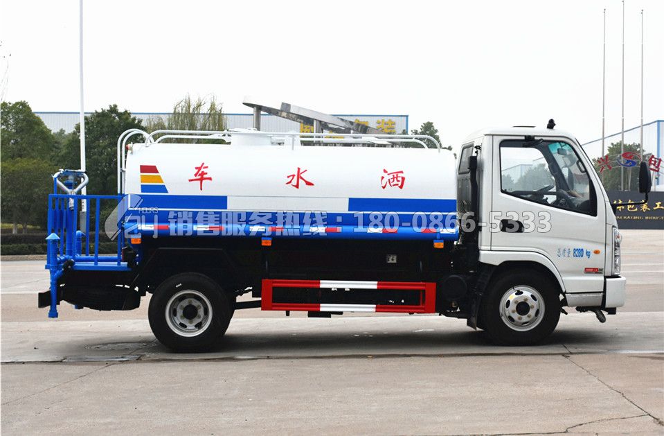 凱馬福運(yùn)來(lái)5方灑水車