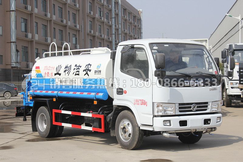 東風多利卡D6灑水車5方