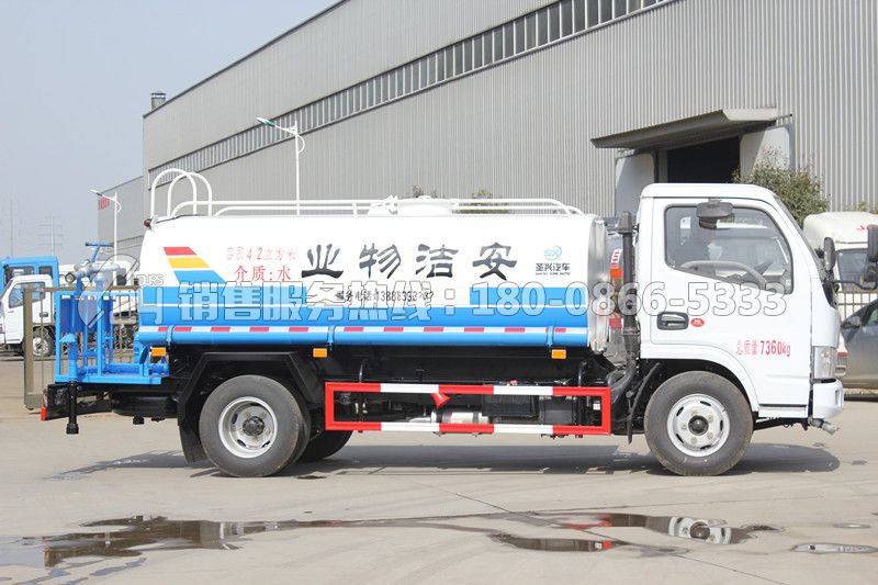 東風多利卡D6灑水車5方