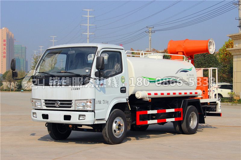 東風多利卡D6灑水車4.5方－帶30米霧炮