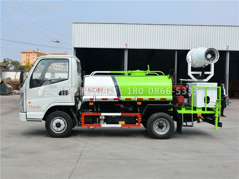 藍牌凱馬灑水車2方-帶25米霧炮