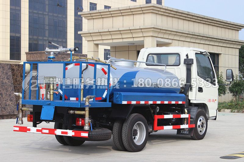 藍(lán)牌凱馬2方灑水車