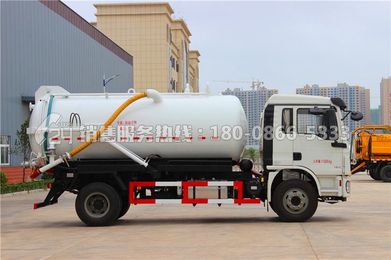 陜汽德龍L3000吸污車