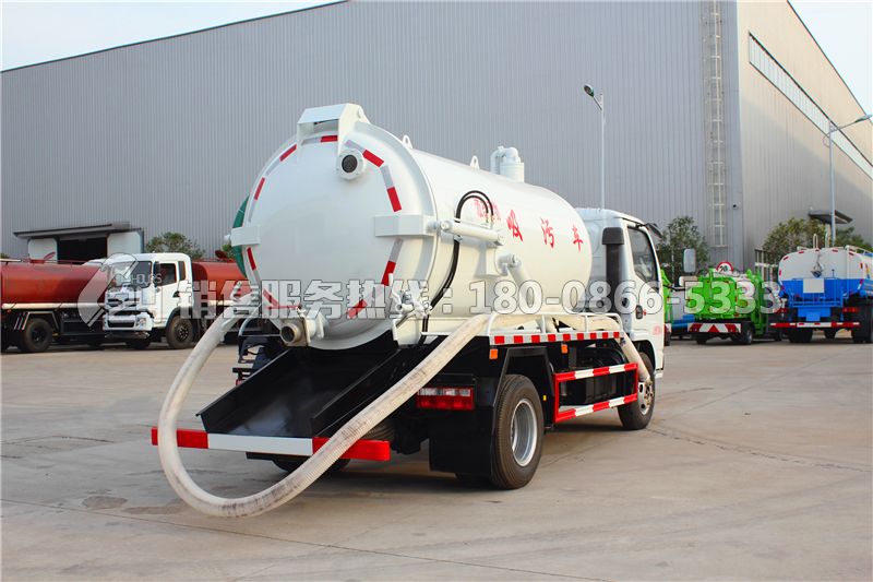 東風(fēng)多利卡D6吸污車4方