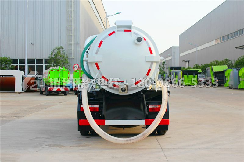 東風(fēng)多利卡D6吸污車4方